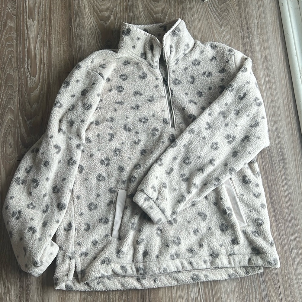 Abercrombie and Fitch XL leopard printed Sherpa sweatshirt with front pocket